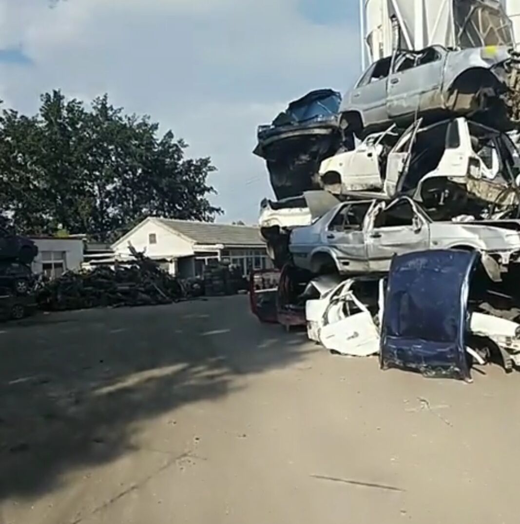 北京報廢汽車廠.jpg